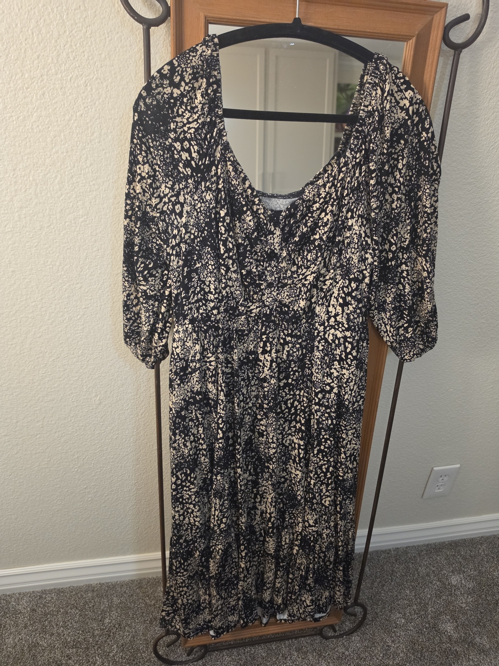 torrid Black and Cream Printed Midi Dress w/ Pockets